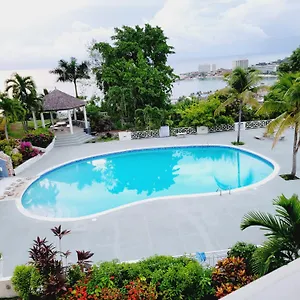 Blue Topaz Holiday home Ocho Rios